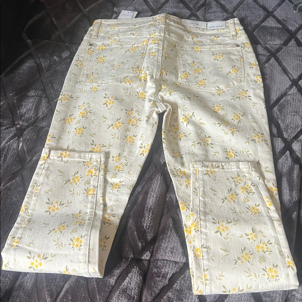 Judy Blue Women's Yellow Floral Cream Jeans - Picture 6 of 8
